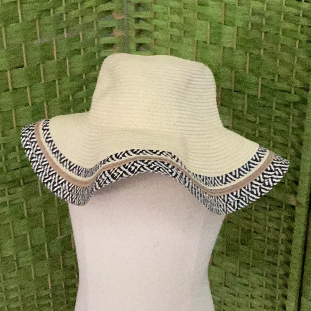 🌻NWT Just Too Awesome Floppy Hat Closet Must Have So Much Fun to Wear 🌻